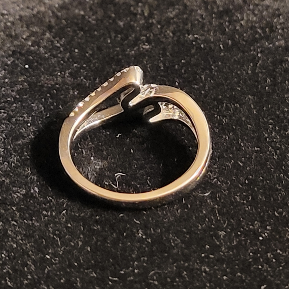 925 Sterling Silver Twisted CZ Ring